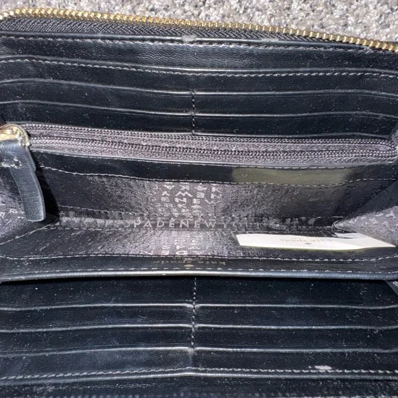 Kate Spade Black Wallet with Gold Zipper - Picture 4 of 13